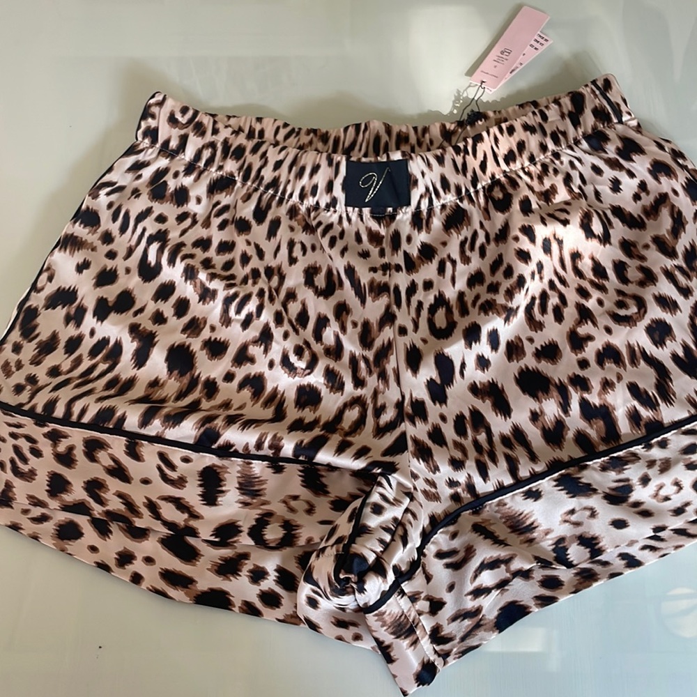 Victoria Secrets silky shorts small